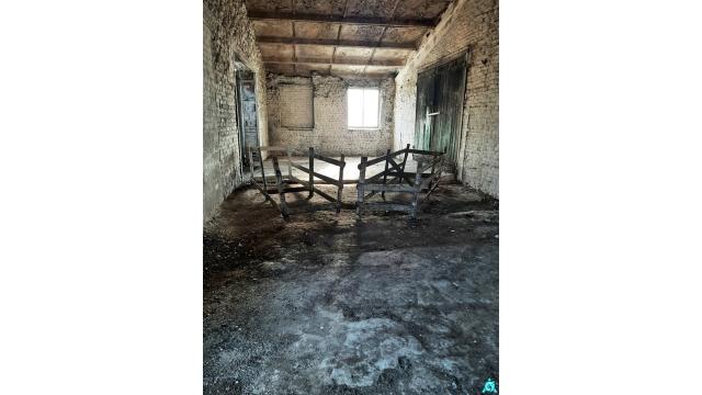 Комплекс 2 зданий фермы в аг.Друя (коровник, телятник, 3 сенажные траншеи) общей пл. 3161,9 кв.м. с прочим имуществом (Витебская обл., Браславский р-н, Друевский с/с, 81 и 82, вблизи аг.Друя)