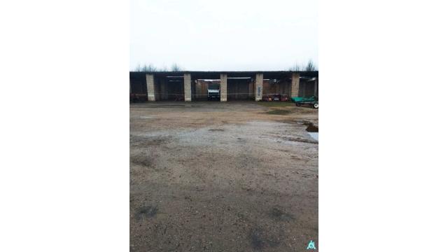 Комплекс имущества (мастерские арочного типа, склады) в аг.Глыбочка с учетом прочего имущества (Витебская обл., Ушачский р-н, аг.Глыбочка, ул. Центральная, 31В)