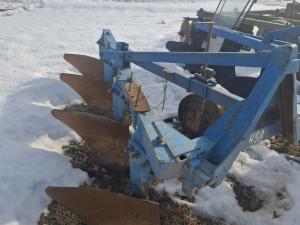 Плуг четырехкорпусный навесной ПЛН 4-35, инв. №498/1 (Витебская обл., Миорский р-н, Заутьевский с/с, аг.Папшули)
