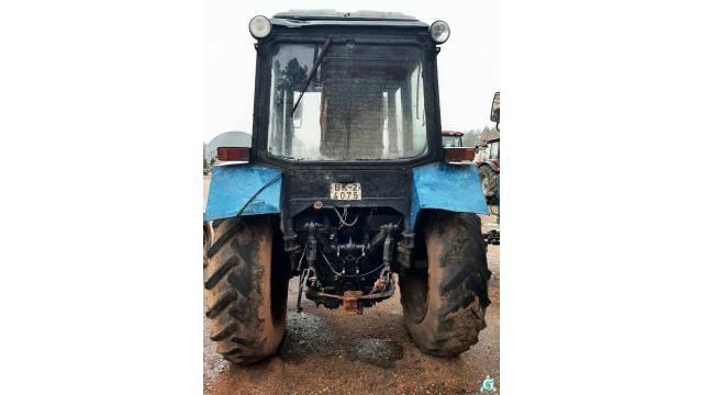 Трактор Беларус-82.1, 2001 г.в., рег. знак 4075 ВК-2, инв. №0009 (Витебская обл., Браславский р-н, аг.Друя, ул. Браславская, 62)