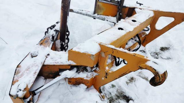 Захват для рулонов 352С 4531 000, инв. №916 (Витебская обл., Миорский р-н, Повятский с/с, д.Паташня, ул. Молодёжная, 13)