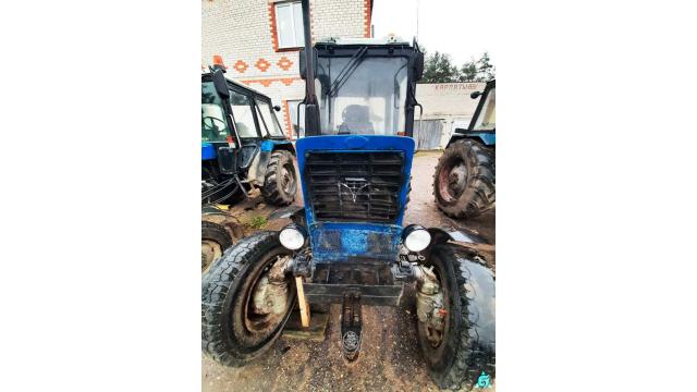 Трактор Беларус-82.1, 2001 г.в., рег. знак 4075 ВК-2, инв. №0009 (Витебская обл., Браславский р-н, аг.Друя, ул. Браславская, 62)