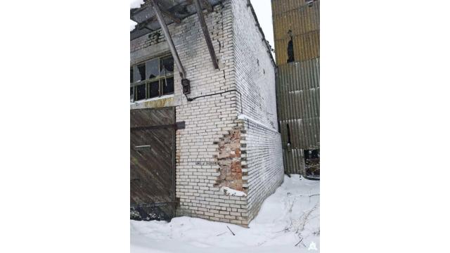 Комплекс 2 складов общей пл. 1916,5 кв.м. (Витебская обл., Глубокский р-н, Озерецкий с/с, д.Станули, ул. Мира, 34В и 34/2)