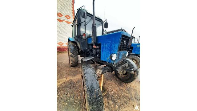 Трактор Беларус-82.1, 2001 г.в., рег. знак 4075 ВК-2, инв. №0009 (Витебская обл., Браславский р-н, аг.Друя, ул. Браславская, 62)