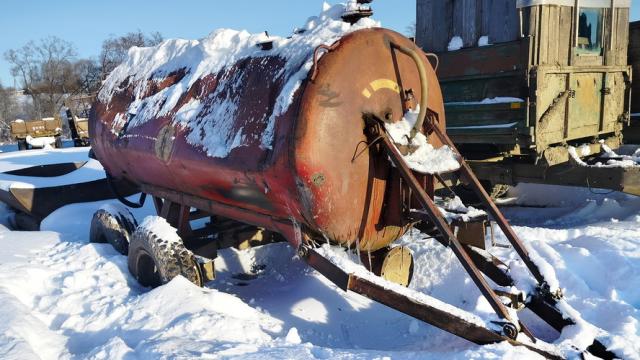 Бочка на колесах 6 куб.м., инв. №5010 (Витебская обл., Миорский р-н, Повятский с/с, д.Паташня, ул. Молодёжная, 13)
