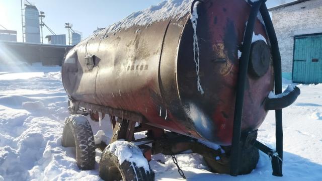 Бочка на колесах 6 куб.м., инв. №5010 (Витебская обл., Миорский р-н, Повятский с/с, д.Паташня, ул. Молодёжная, 13)