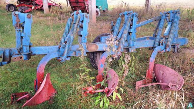 Плуг 4-х корпусный полунавесной ПГП-4-40-2, 2005 г.в., инв. №010446 (Витебская обл., Глубокский р-н, д.Озерцы, ул. Советская, 25)