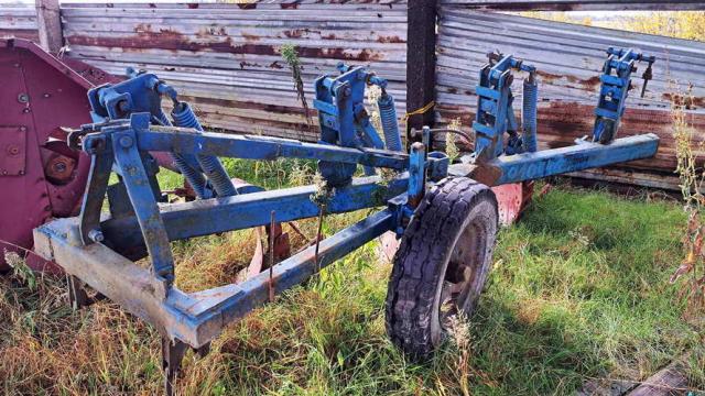 Плуг 4-х корпусный полунавесной ПГП-4-40-2, 2005 г.в., инв. №010446 (Витебская обл., Глубокский р-н, д.Озерцы, ул. Советская, 25)