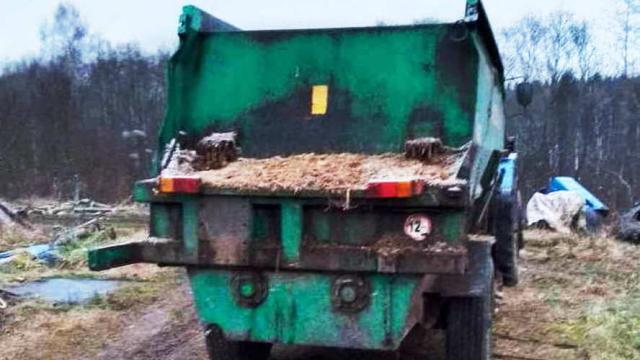 Раздатчик кормов ИСРК-12Г «Хозяин», инв. №883 (Витебская обл., Ушачский р-н, аг.Глыбочка, ул. Центральная, 31В)