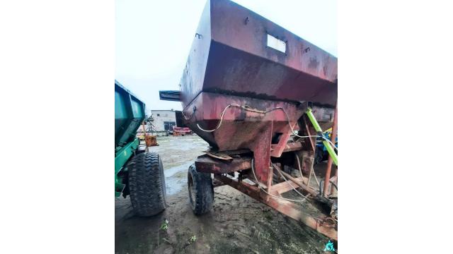 Разбрасыватель минеральных удобрений РДУ-3, 2010 г.в., инв. №954 (Витебская обл., Браславский р-н, аг.Друя, ул. Браславская, 62)
