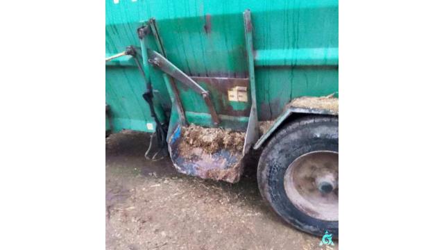 Раздатчик кормов ИСРК-12Г «Хозяин», инв. №883 (Витебская обл., Ушачский р-н, аг.Глыбочка, ул. Центральная, 31В)