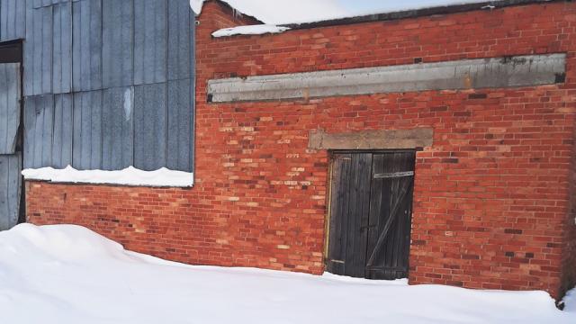 Комплекс имущества мехдвора с административным зданием общей пл. 5200,1 кв.м., благоустройством территории и прочим имуществом (Витебская обл., Браславский р-н, Друевский с/с, 32, вблизи аг.Друя)