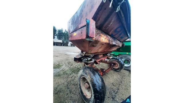 Разбрасыватель минеральных удобрений РДУ-3, 2010 г.в., инв. №954 (Витебская обл., Браславский р-н, аг.Друя, ул. Браславская, 62)