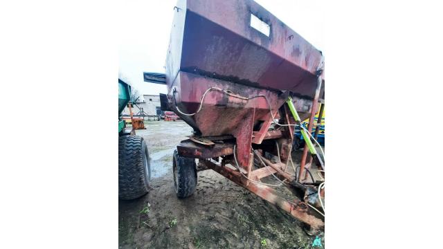 Разбрасыватель минеральных удобрений РДУ-3, 2010 г.в., инв. №954 (Витебская обл., Браславский р-н, аг.Друя, ул. Браславская, 62)