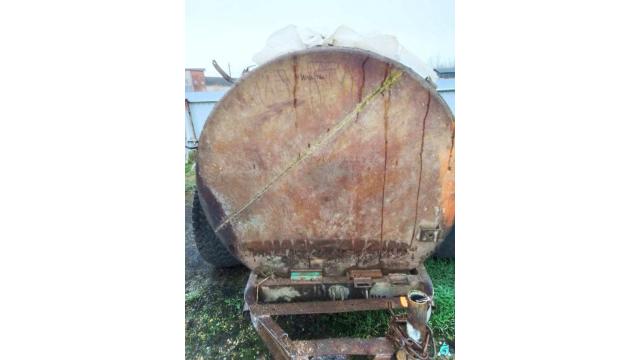 Бочка для возки воды 3 т №2 (Витебская обл., Ушачский р-н, аг.Глыбочка, ул. Центральная, 31В)