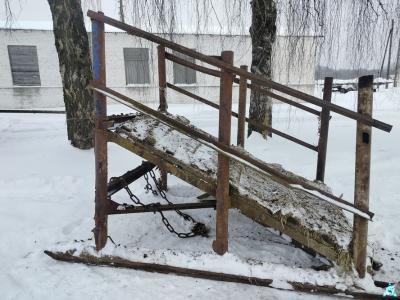 Эстакада для погрузки крупного рогатого скота, инв. №5025 (Витебская обл., Миорский р-н, Повятский с/с, д.Паташня, ул. Молодёжная, 13)