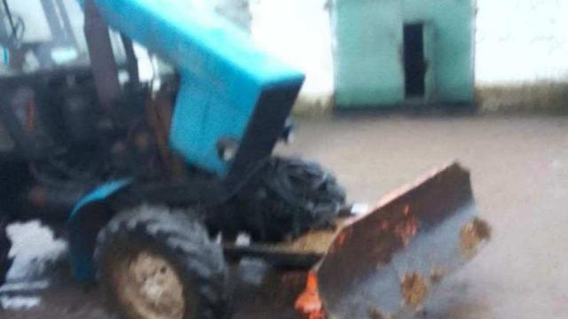 Бульдозер-экскаватор цепной универсальный ДЗ-133 ЭЦ-40, 2005 г.в., шасси: трактор Беларус 82.1, инв. №1021 (Витебская обл., Ушачский р-н, аг.Глыбочка, ул. Центральная, 31В)