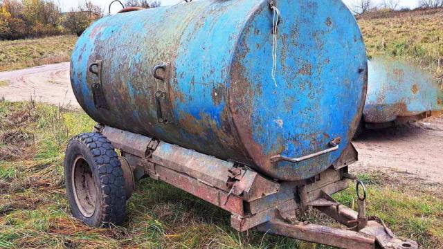 Разбрасыватель ЗЖВ-3,2, 1990 г.в., инв. №010493 (Витебская обл., Глубокский р-н, д.Озерцы, ул. Советская, 25)