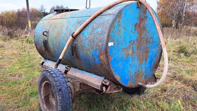 Разбрасыватель ЗЖВ-3,2, 1990 г.в., инв. №010493 (Витебская обл., Глубокский р-н, д.Озерцы, ул. Советская, 25)