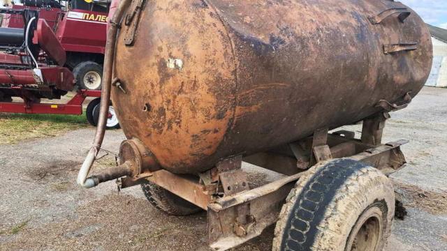 Разбрасыватель ЗЖВ-3,2, 1991 г.в., инв. №010495 (Витебская обл., Глубокский р-н, д.Озерцы, ул. Советская, 25)