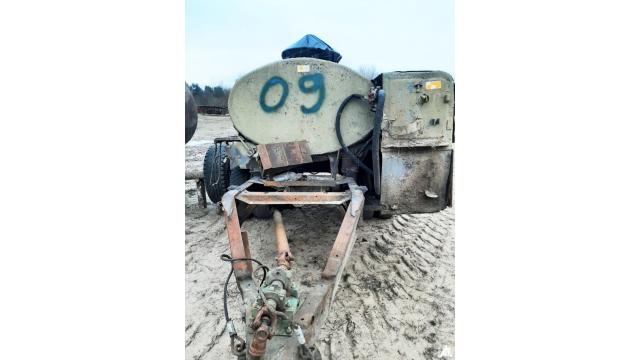 Бочка (бензовоз) на колесах 3 куб.м., инв. №09 (Витебская обл., Браславский р-н, аг.Друя, ул. Браславская, 62)