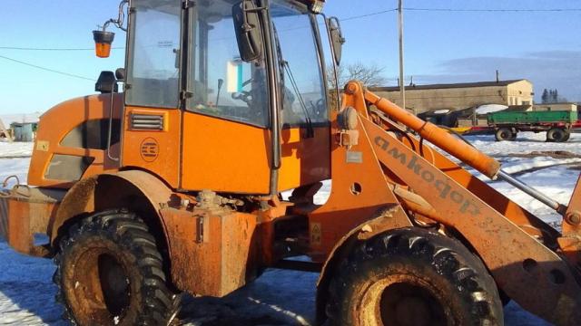 Погрузчик универсальный Амкодор 320, 2022 г.в., инв. №010619 (Витебская обл., Глубокский р-н, Озерецкий с/с, д.Озерцы, ул. Советская, 25)