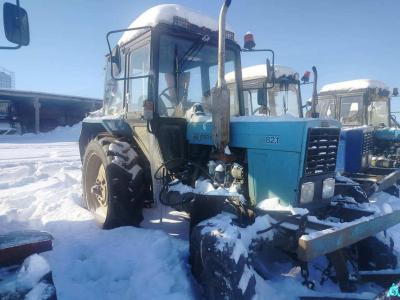 Трактор Беларус 82.1, 2009 г.в., рег. знак 12-51 ВВ-2, инв. №885 (Витебская обл., Миорский р-н, Повятский с/с, д.Паташня, ул. Молодёжная, 13)