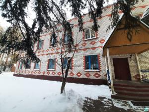 Комплекс 7 зданий мехдвора (рем. мастерские, гаражи, склады) с административным зданием общей пл. 5200,1 кв.м., благоустройством территории и прочим имуществом (Витебская обл., Браславский р-н, Друевский с/с, 32, вблизи аг.Друя)