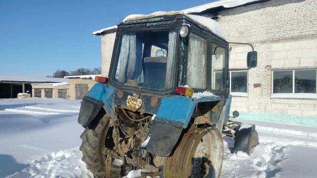 Трактор Беларус 82.1, 1993 г.в., рег. знак БЯ 0532, инв. №098 (Витебская обл., Миорский р-н, Повятский с/с, д.Паташня, ул. Молодёжная, 13)