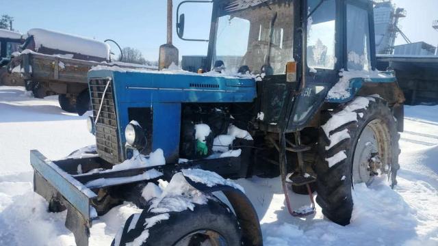 Трактор Беларус 82.1, 1993 г.в., рег. знак БЯ 0532, инв. №098 (Витебская обл., Миорский р-н, Повятский с/с, д.Паташня, ул. Молодёжная, 13)