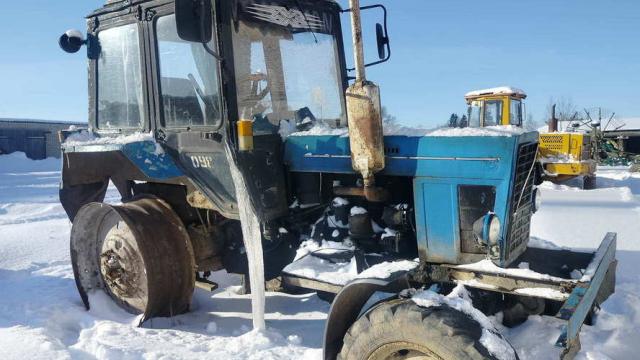 Трактор Беларус 82.1, 1993 г.в., рег. знак БЯ 0532, инв. №098 (Витебская обл., Миорский р-н, Повятский с/с, д.Паташня, ул. Молодёжная, 13)