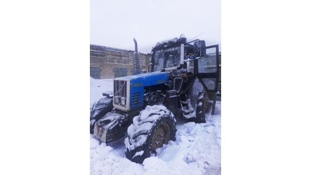 Трактор Беларус 1221В, 2015 г.в., инв. №010500 (Витебская обл., Глубокский р-н, Озерецкий с/с, д.Озерцы, ул. Советская, 25)