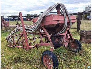 Сеялка для внесения минеральных удобрений СУ-12, 1999 г.в., инв. №010514 (Витебская обл., Глубокский р-н, д.Озерцы, ул. Советская, 25)