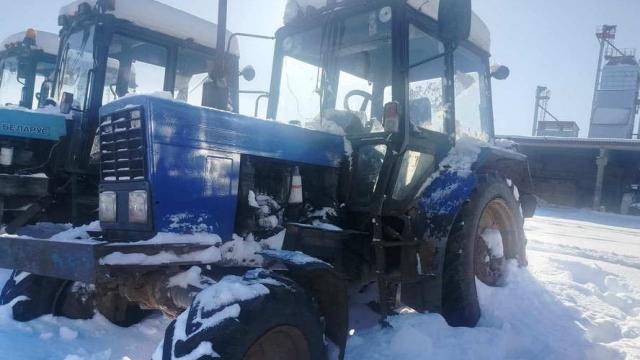 Трактор Беларус 82,1, 2009 г.в. рег. знак 12-52 ВВ-2,.инв. №886 (Витебская обл., Миорский р-н, Повятский с/с, д.Паташня, ул. Молодёжная, 13)