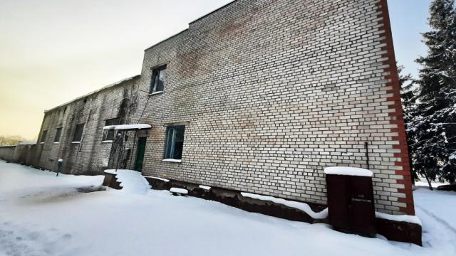 Комплекс имущества мехдвора с административным зданием общей пл. 5200,1 кв.м., благоустройством территории и прочим имуществом (Витебская обл., Браславский р-н, Друевский с/с, 32, вблизи аг.Друя)