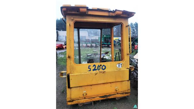 Кабина от погрузчика Амкодор 342, инв. №5200 (Витебская обл., Браславский р-н, аг.Друя, ул. Браславская, 62)