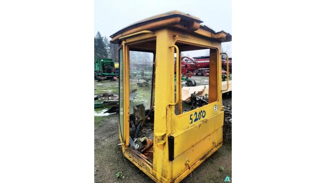 Кабина от погрузчика Амкодор 342, инв. №5200 (Витебская обл., Браславский р-н, аг.Друя, ул. Браславская, 62)